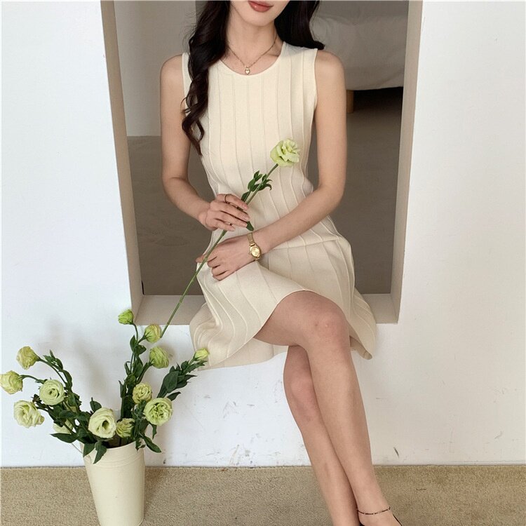 花路人 淡颜系轻熟穿搭夏季圆领连衣裙