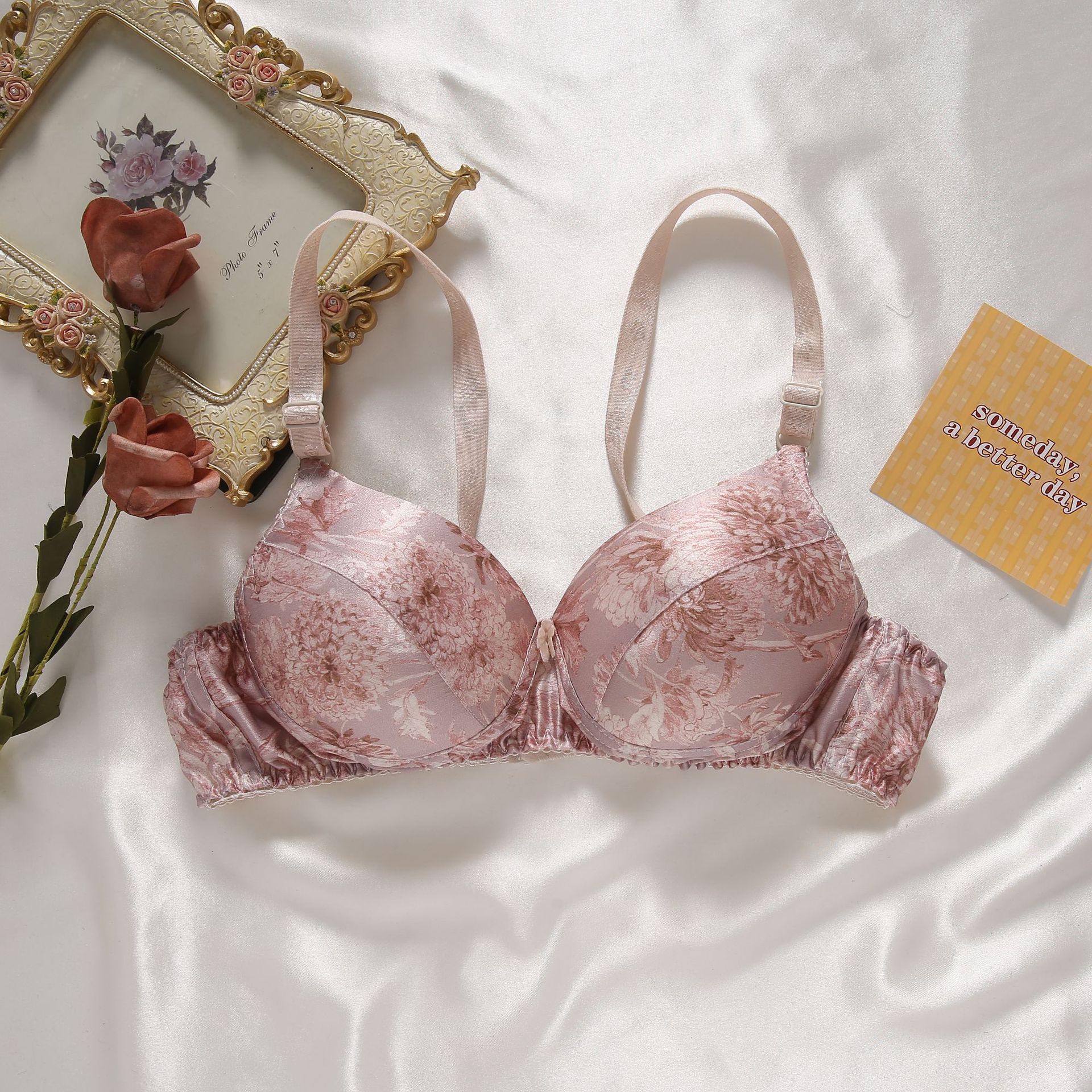 光面文胸绿丝叶无钢圈聚拢性感