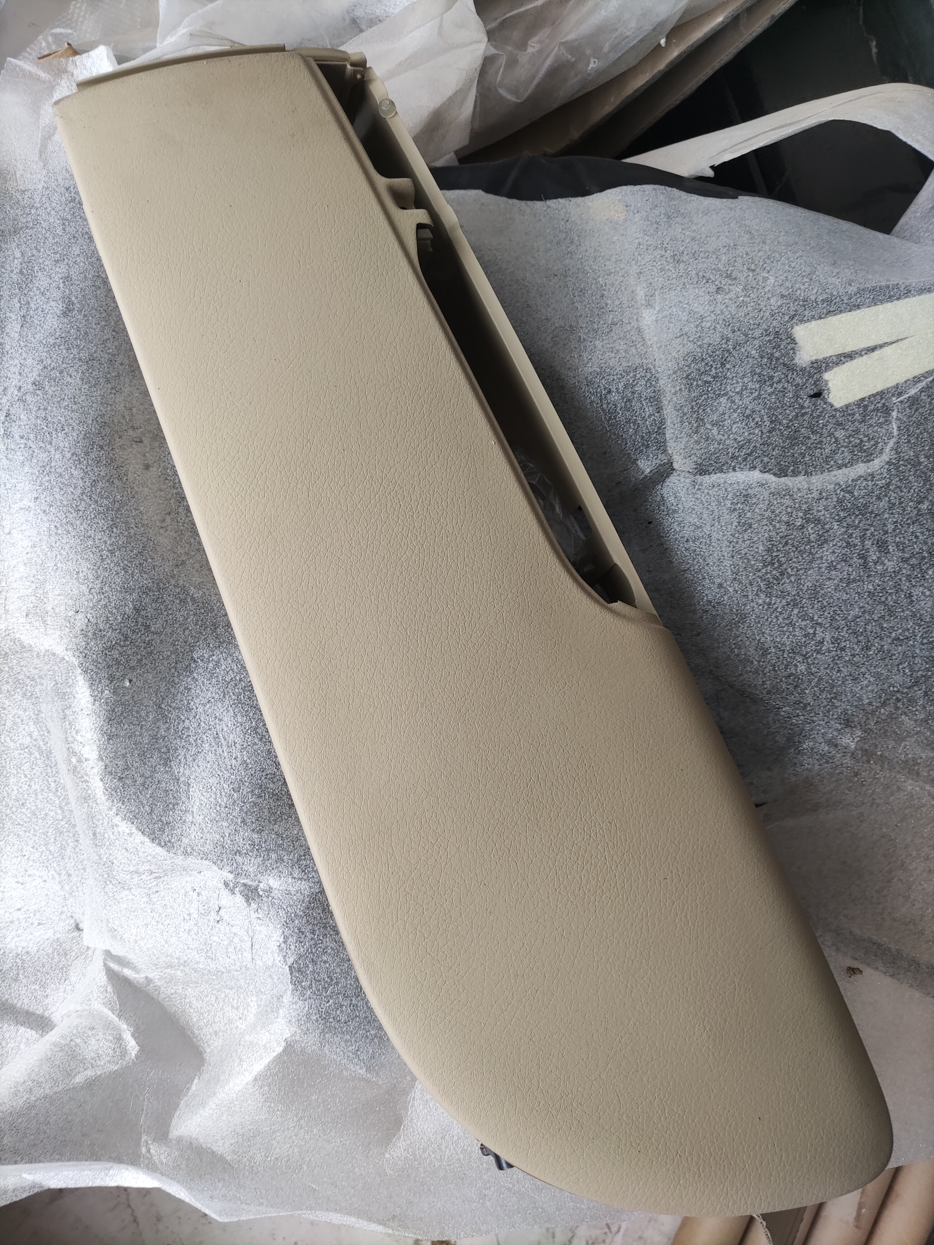 04-07奥迪A8/S8杂物盒车门内饰板前右杂物箱米色垃圾盒及盖板正品