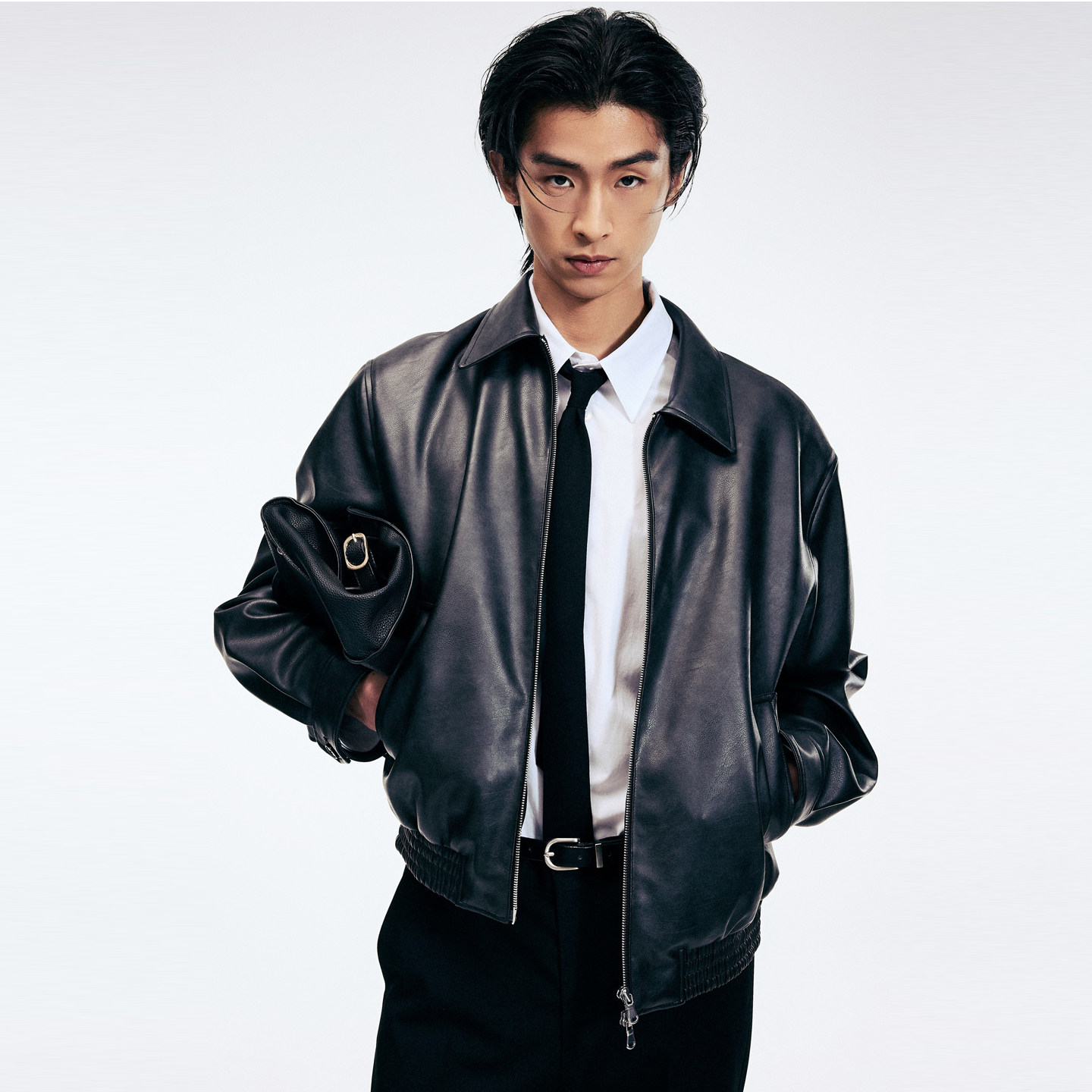 2026年春季新款TNGT韩版男青年黑色翻领双向拉链仿皮短款夹克外套