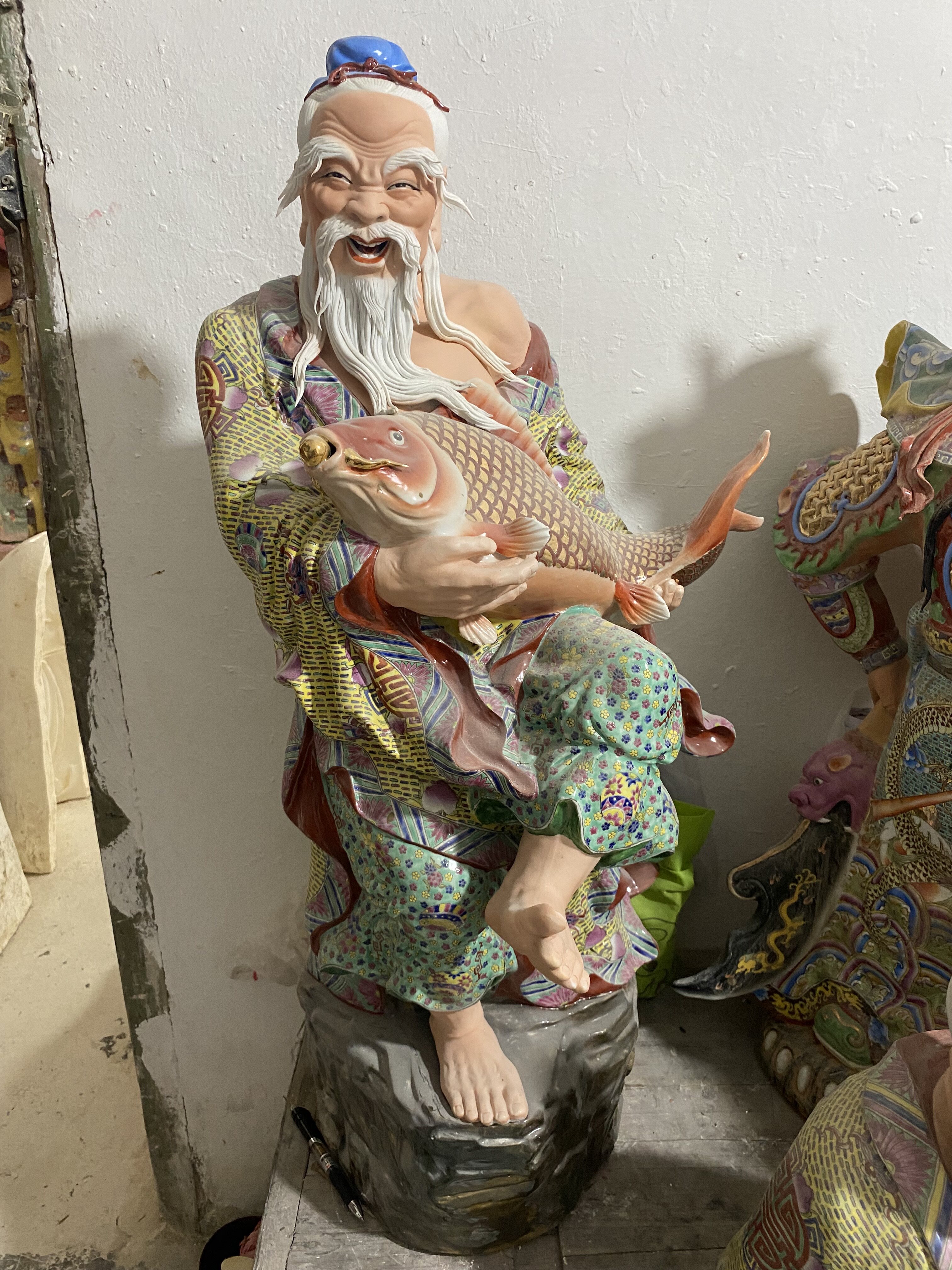 姜太公抱鱼渔翁得利精品景德镇手工陶瓷器粉彩雕塑摆件高度90厘米