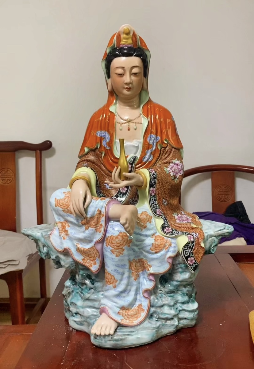 景德镇雕塑陶瓷红衣描本金自在观音菩萨家居观世音佛像供奉摆件54