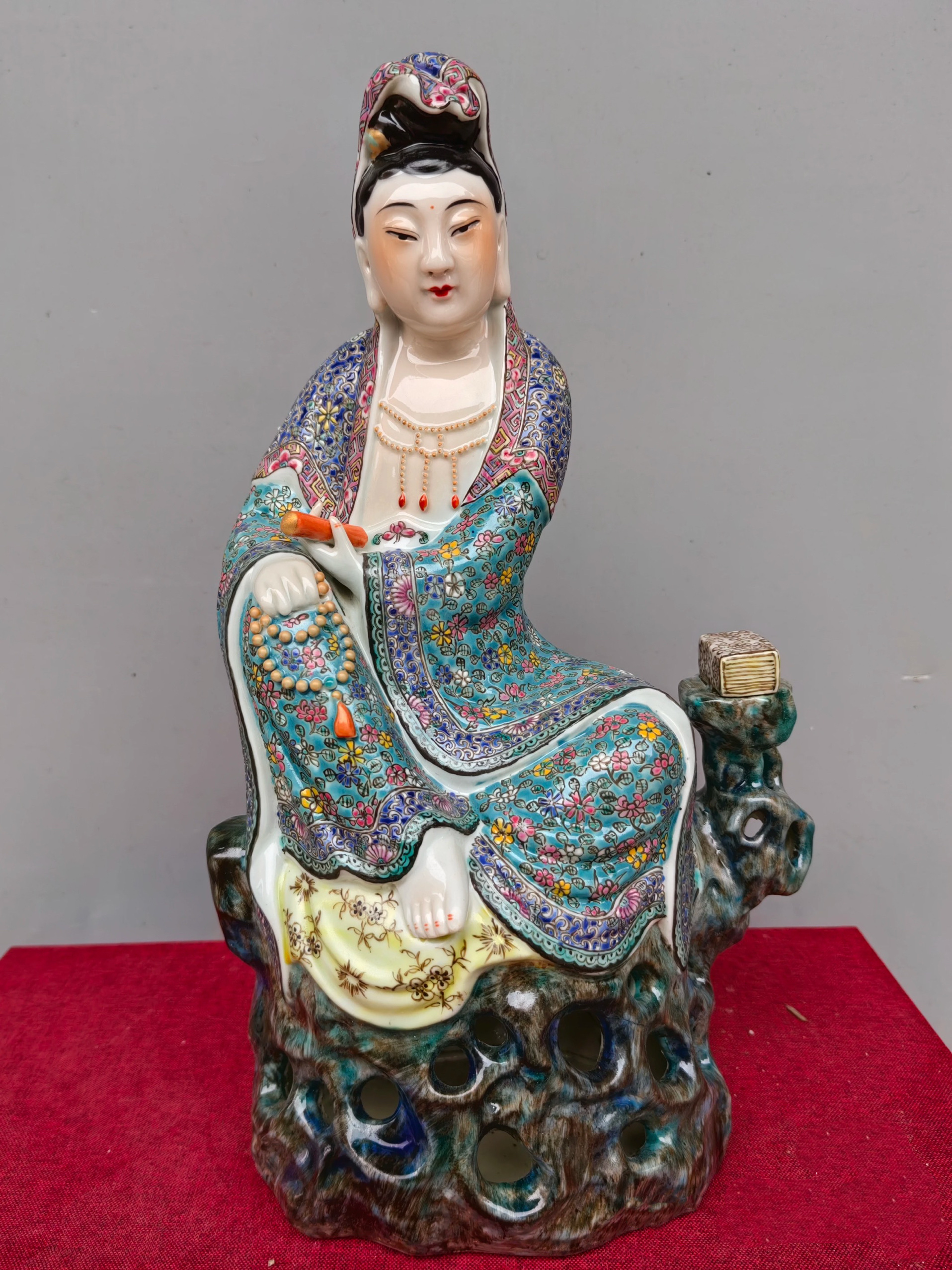 景德镇人物雕塑陶瓷仿古坐石持经书自在观音菩萨佛像摆件观音像26
