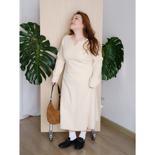 zooobaby12/08韩系简约小V领长袖针织连衣裙女显瘦中长款毛衣裙