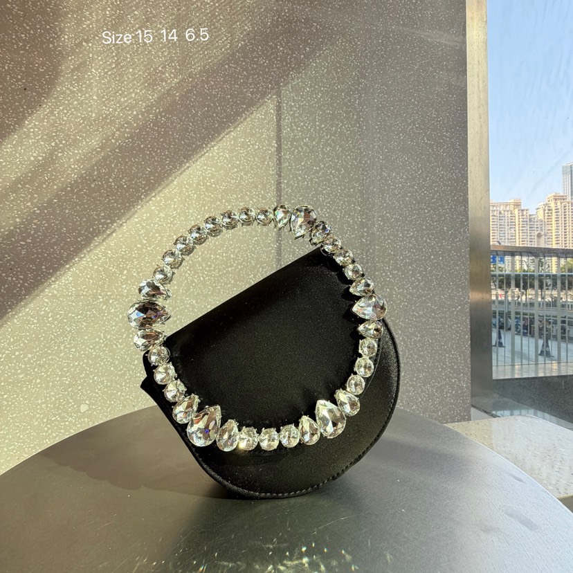 包包女2026新款法式仙女包镶钻马鞍包网红同款缎面晚宴单肩斜挎包