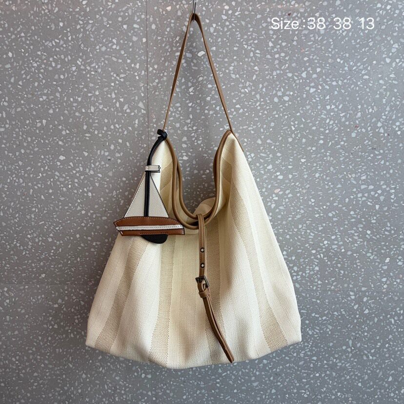 韩版大容量女士单肩女包2026新款简约竖条纹休闲托特包时尚手提包