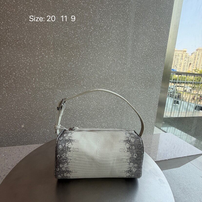 包包女2026新款网红牛皮蜥蜴纹圆筒包小方包手提包通勤百搭斜跨包