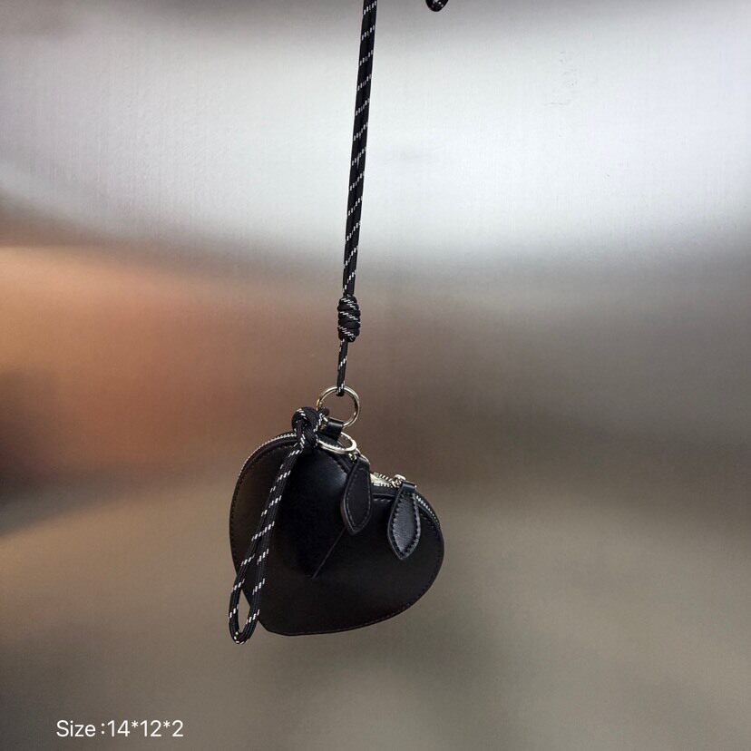 2026新款时尚手提女包小众高级感红色爱心单肩包迷你新娘斜挎包