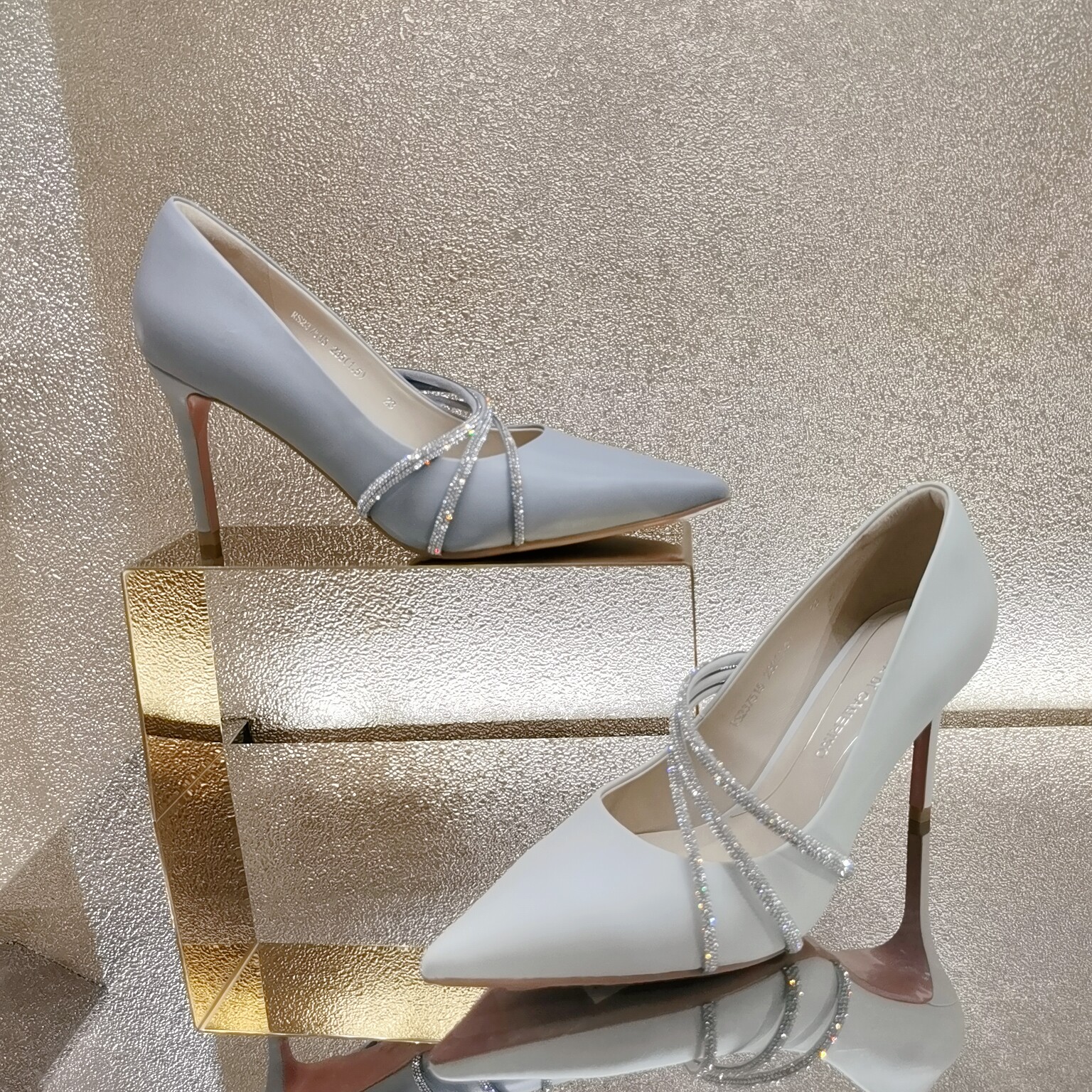 老店roberta诺贝达女鞋2023春季新款单鞋细跟时尚 rs237515