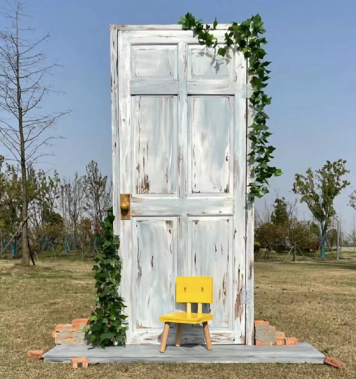 铃芽之旅实木双开门定制欧式复古彩漆斑驳做旧拍照背景墙动漫风