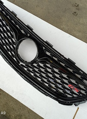 适用别克君威 17-19款君威GS蜂窝中网碳纤纹亮黑色中网格栅通风口