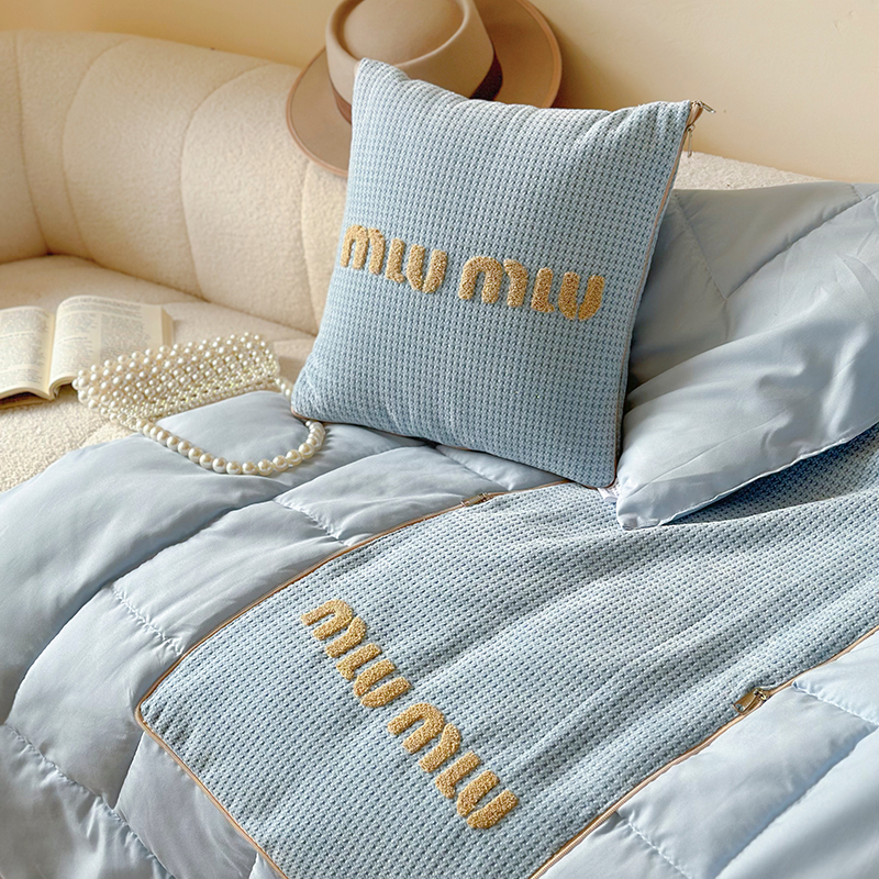 抱枕被时尚美丽刺绣轻奢