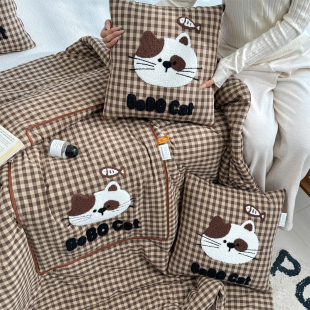 卡通格子抱枕被可爱猫咪汽车沙发两用靠垫学生宿舍午休空调被全棉