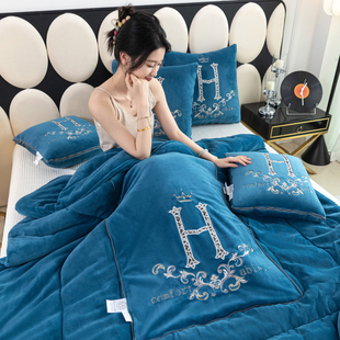 简约现代抱枕被子两用加厚沙发盖毯牛奶绒车载靠垫办公室午休枕头