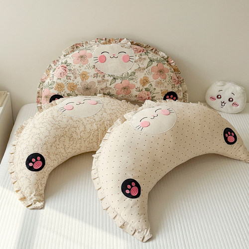 可爱猫咪月亮形棉麻抱枕含芯护腰