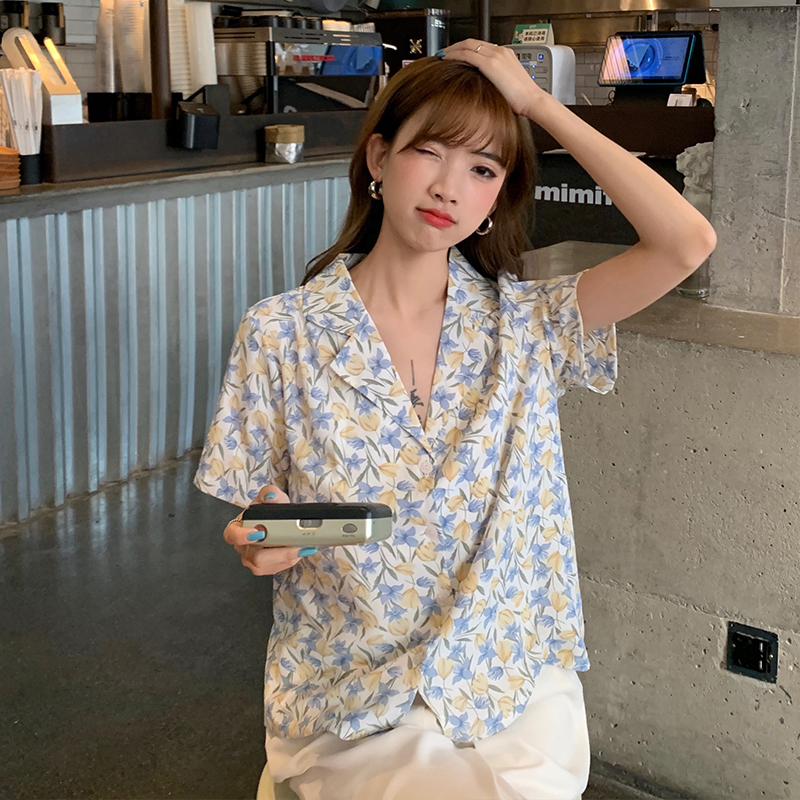 Real price ~ retro Hong Kong Style Lapel show thin floral short sleeve shirt, western style loose and versatile casual top