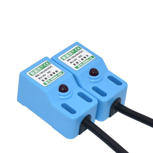 方形电感式接近开关SN04-D 感应器SN04-D2直流二线常开闭10-30VDC