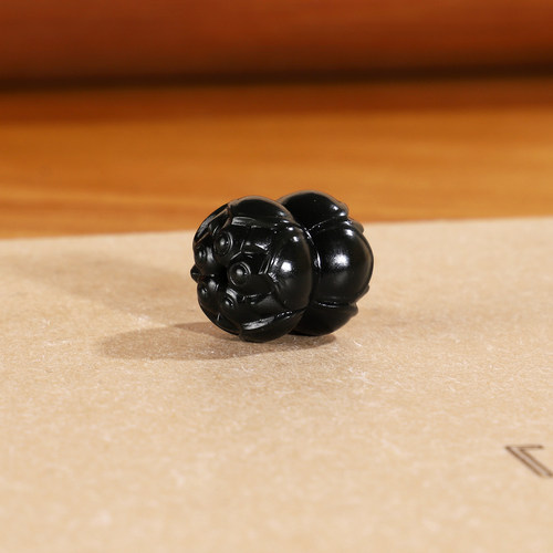 天花板级羊脂玉并蒂莲花散珠