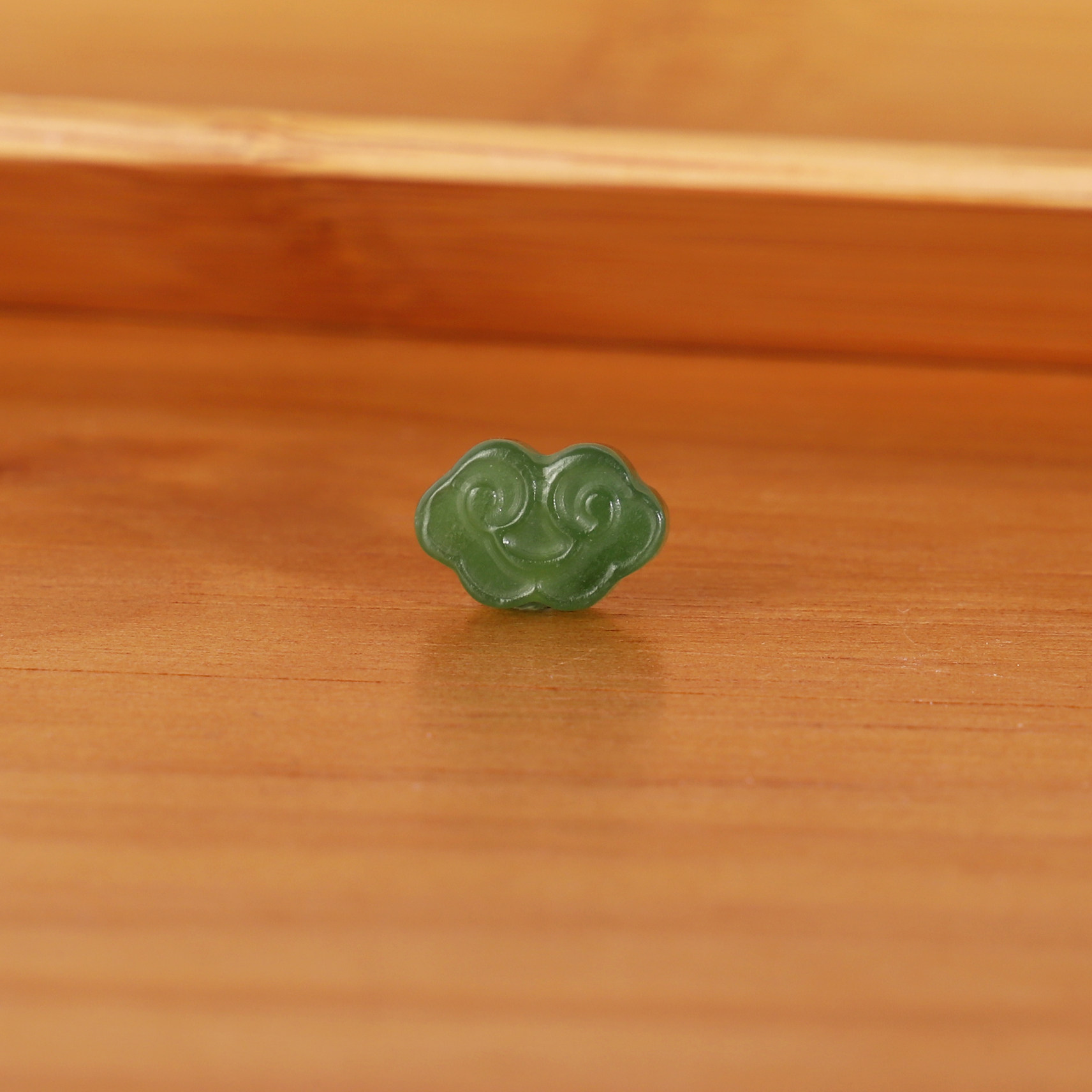 天然俄料碧玉散珠如意祥云 11.8x7.8x4.7mm 1063号 阳绿和田玉