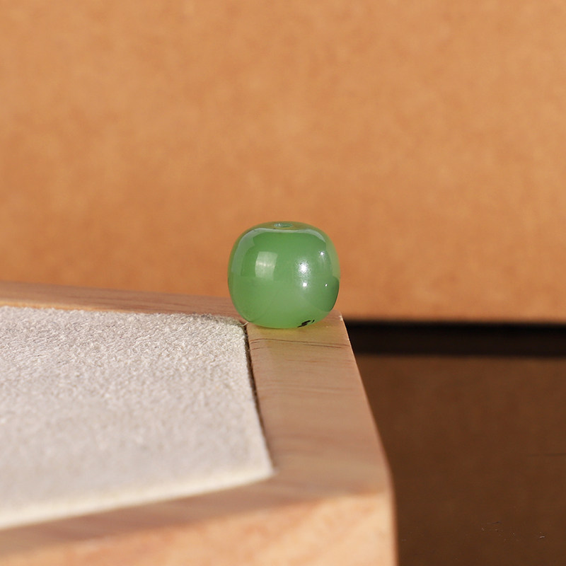 天然俄料乌兰海碧玉苹果绿老型珠散珠10.2x9.1mm 2324号 精工配珠