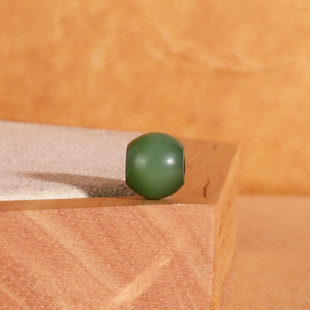 天然俄料碧玉猫眼隔珠8.8x7.5mm 哑光 阳绿菠菜绿和田玉配珠单珠