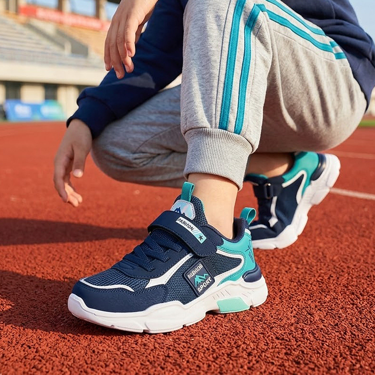 春款儿童运动鞋男童2026新款网面鞋透气轻便减震小学生跑鞋