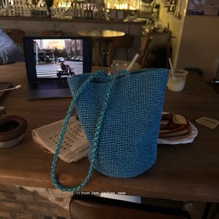 视觉降温 韩系百搭手工金属线编织蓝色水桶包 把果冻穿在身上