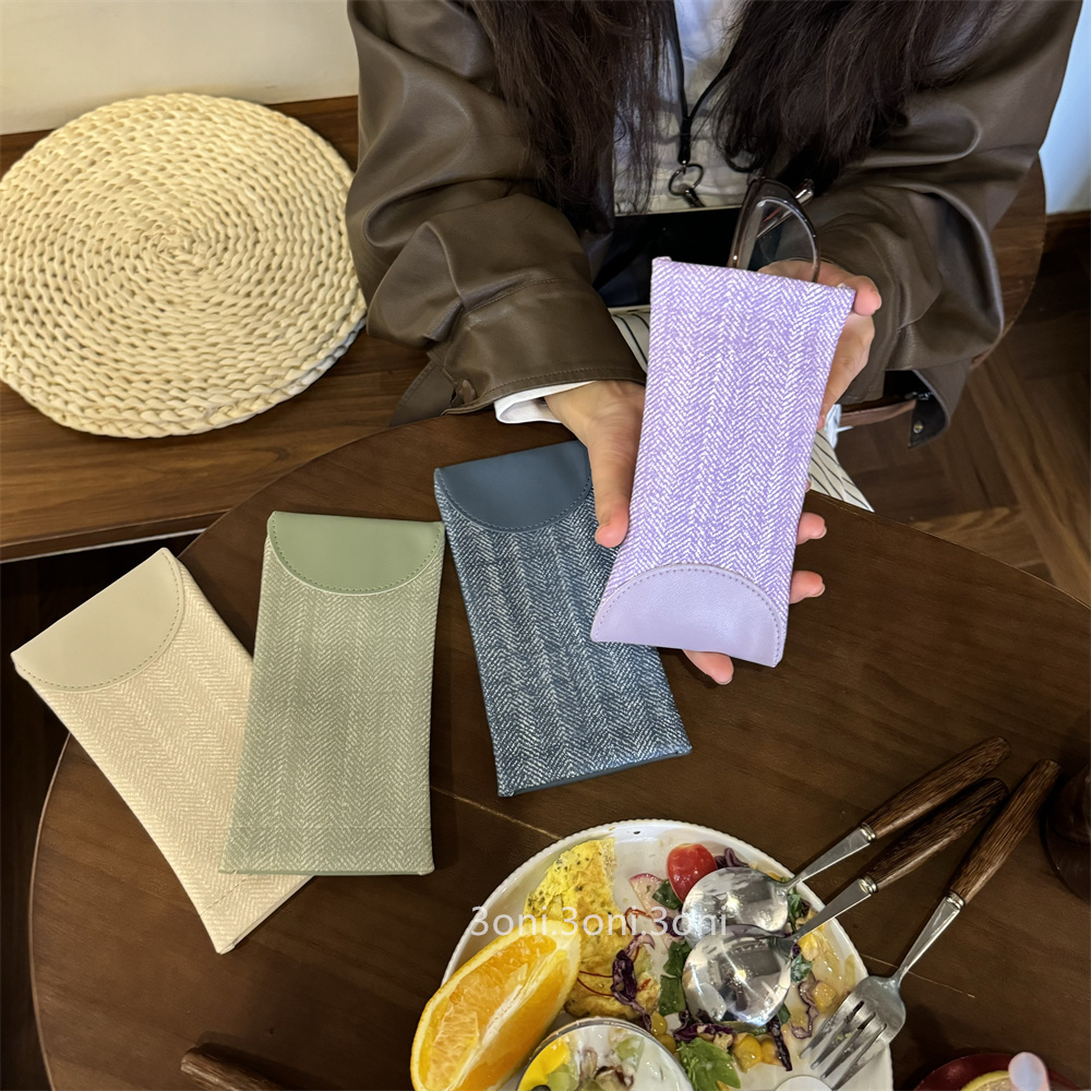 pvc拼接防摩擦眼镜收纳包