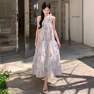 蓝色晕染无袖挂脖连衣裙女2025夏季新款法式绝美海边度假仙女长裙图片