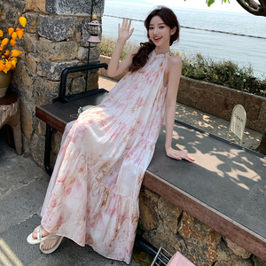 粉色碎花无袖挂脖连衣裙女夏季2025新款法式绝美海边度假沙滩长裙图片