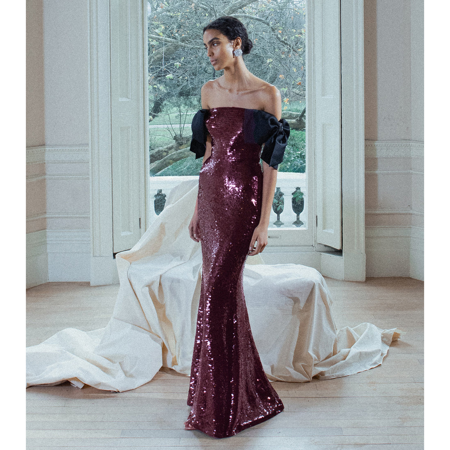 法式酒红亮片鱼尾一字肩晚礼服女