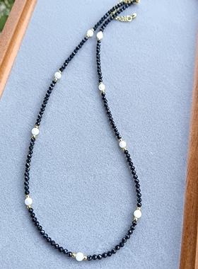 天然黑尖晶贝母项链女款轻奢小众设计感锁骨链颈链配饰黑尖晶项链