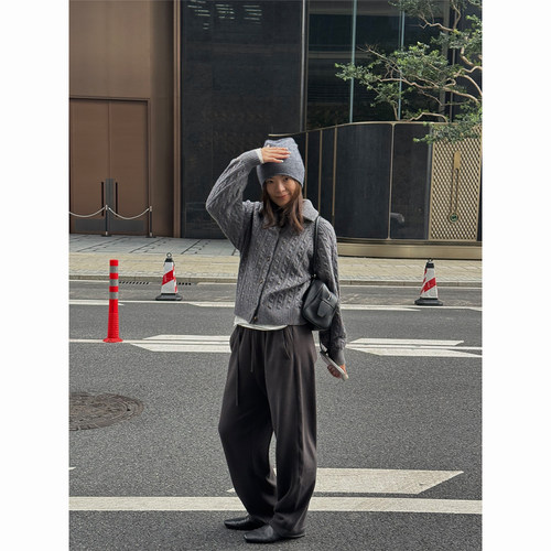 JOSIE CHOW【高端进口羊毛】秋冬软糯肌理针织开衫外搭PL652506