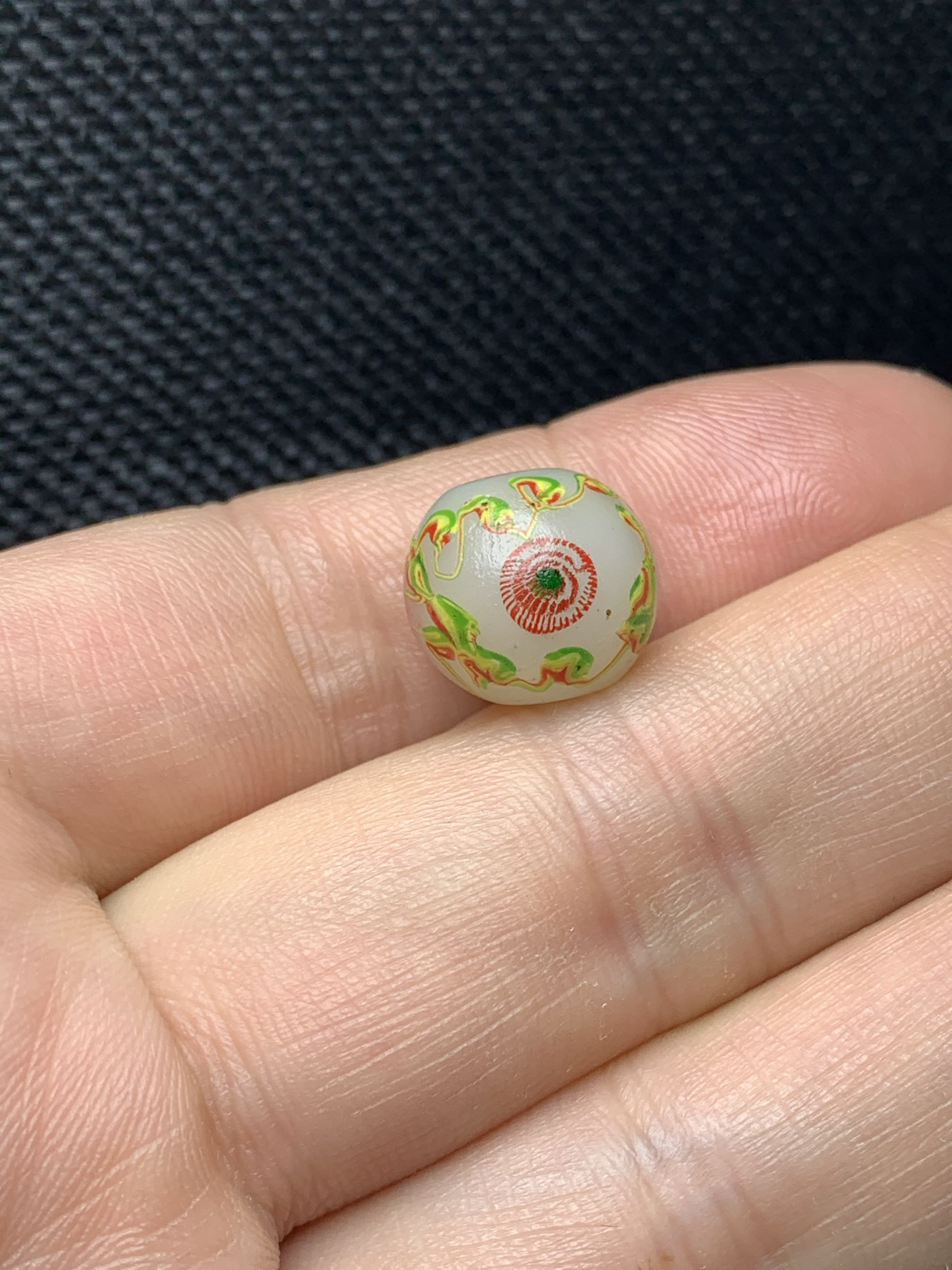 清代 满花白色凤眼琉璃(直径1.46 对孔大高桩)