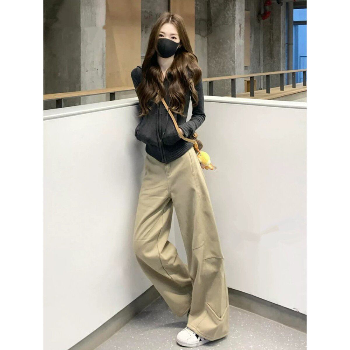 卡其色牛仔裤女春季秋冬2026新款美式工装裤子设计感宽松阔腿裤子