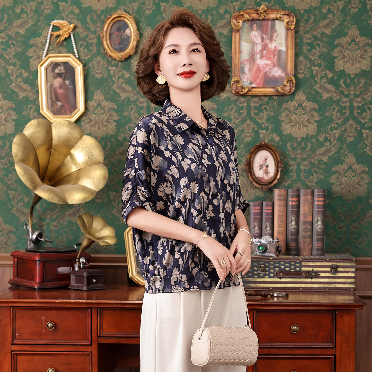 藏蓝水墨花卉桑蚕丝妈妈衬衫