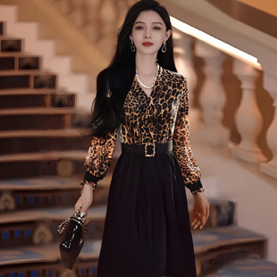 V领连衣裙D0608 气质复古印花假两件拼接长袖 有里布2025春季 新款