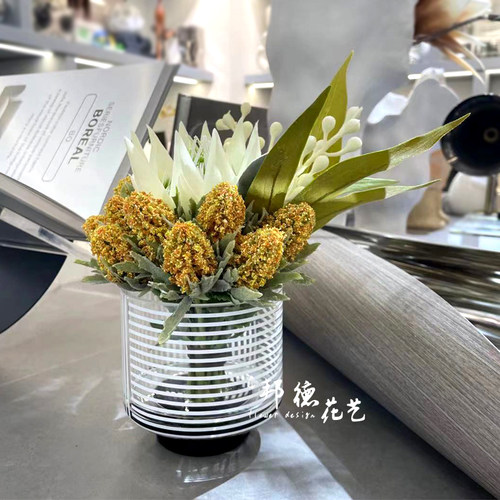 小阳台花艺价格 小阳台花艺图片 星期三