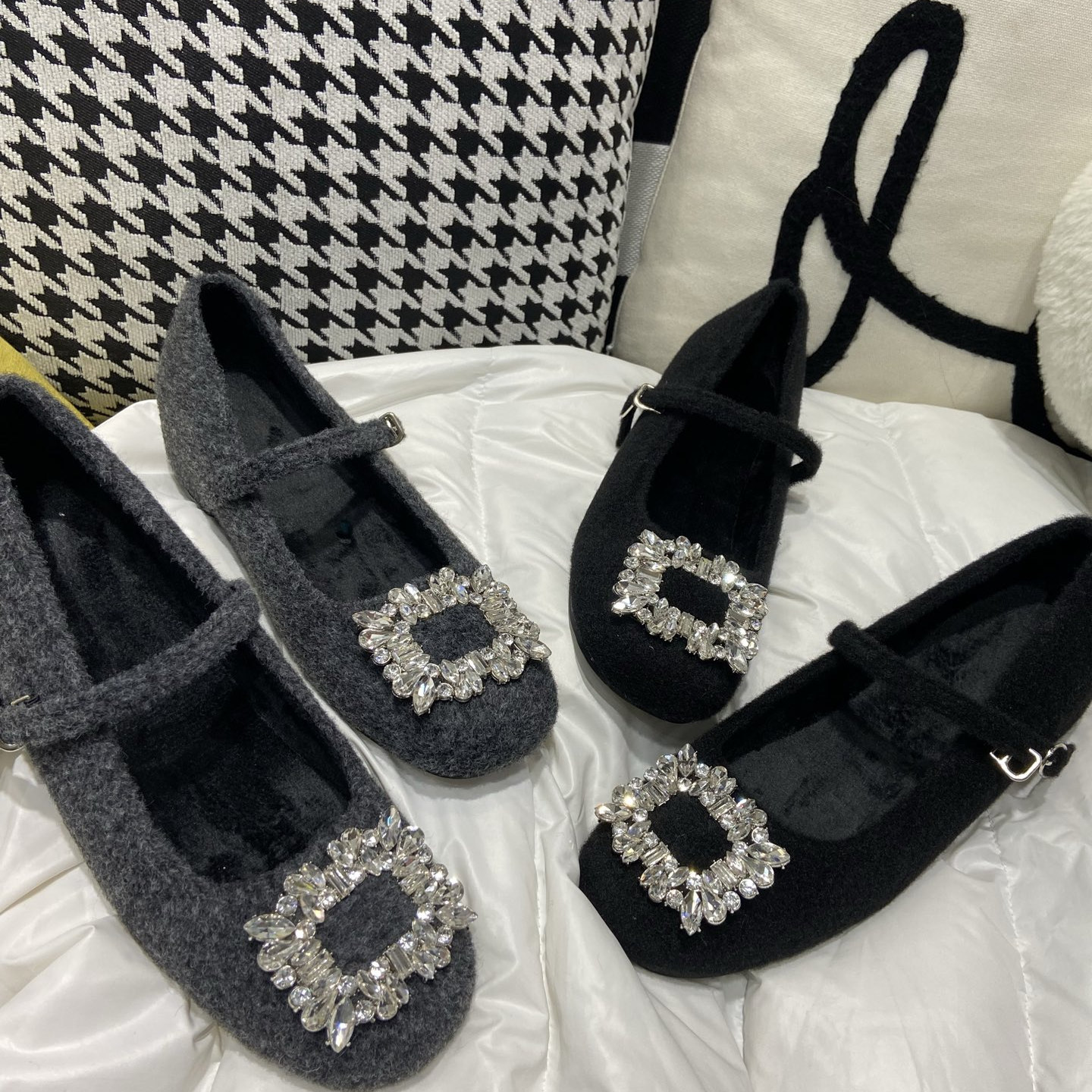 秋冬加绒法式水钻毛毛鞋方头女鞋