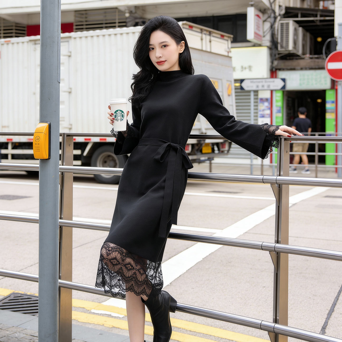 黑色蕾丝拼接针织连衣裙女2026春季新款长袖内搭毛衣裙气质小香风