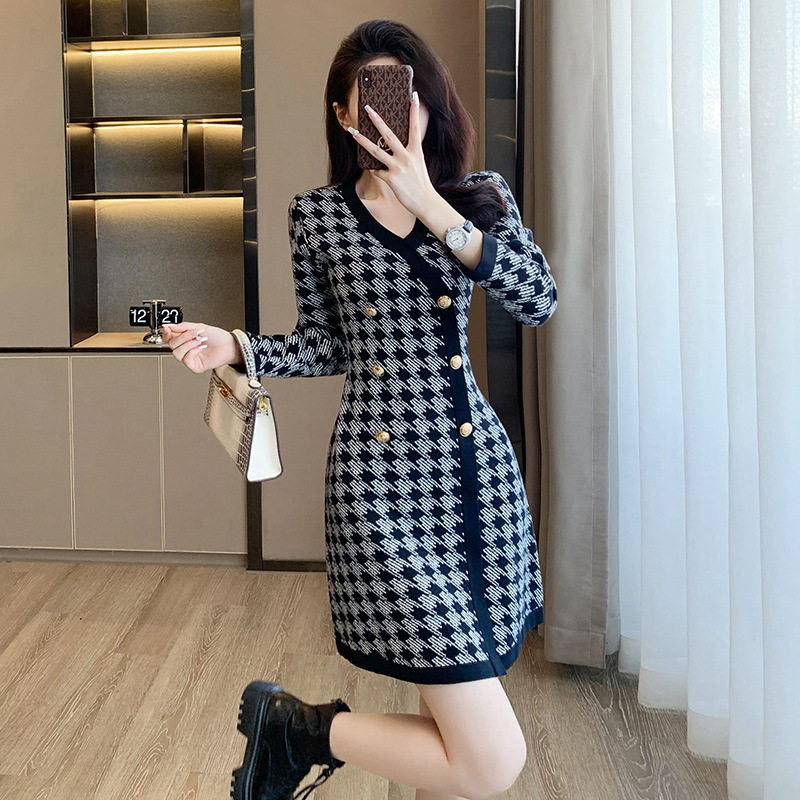 高品质秋冬新款气质女神范名媛毛衣裙长袖内搭小香风针织连衣裙潮