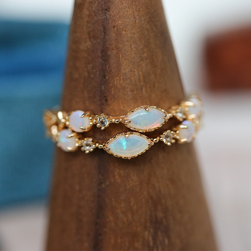 日系轻奢aget*e同款流光溢彩古法工艺天然石欧泊蛋白石戒指叠戴