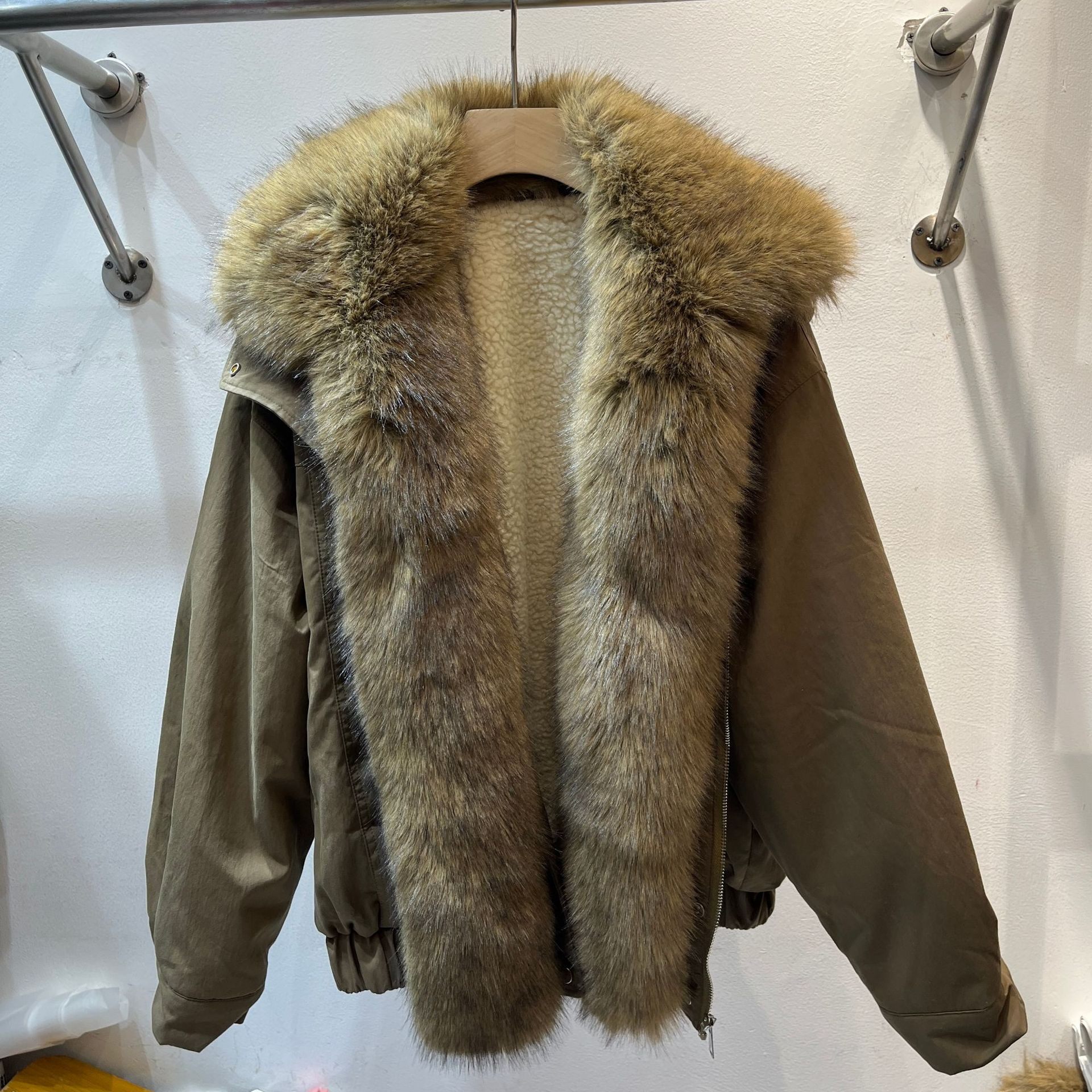 可拆卸毛领仿羊羔毛内胆派克棉服