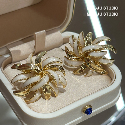 立体金属风菊花耳钉耳环高级欧美vintag夸张雏菊花朵立体时尚个性