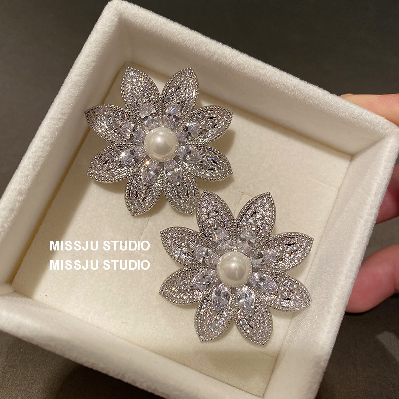 白金色满锆石莲花耳钉气质花朵耳