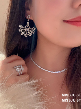 琚小姐爆闪圆钻镶钻项链