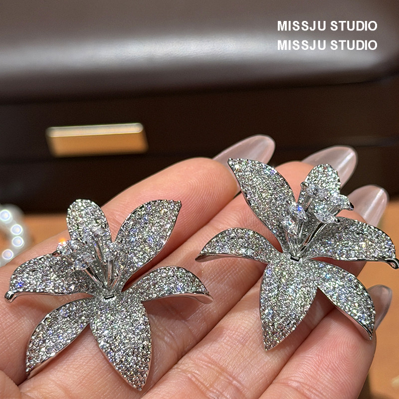 奢华镶钻密镶锆石花朵立体感花瓣耳环个性镶钻花卉耳饰气质超仙