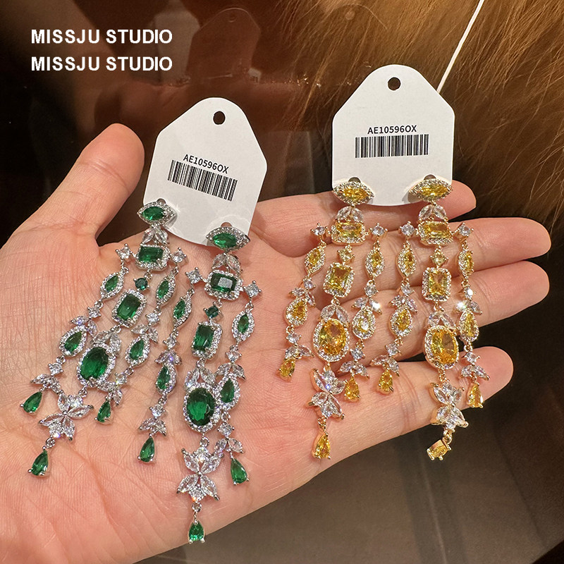 琚小姐重工彩色锆石流苏耳环