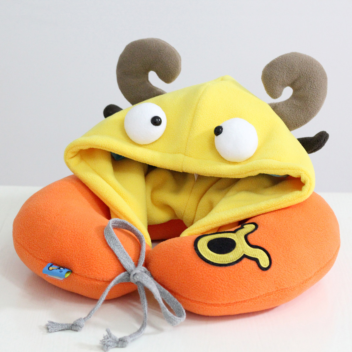 PLUMO皮洛姆十二星座可爱连帽U型枕卡通护颈枕午睡枕生日礼物金牛