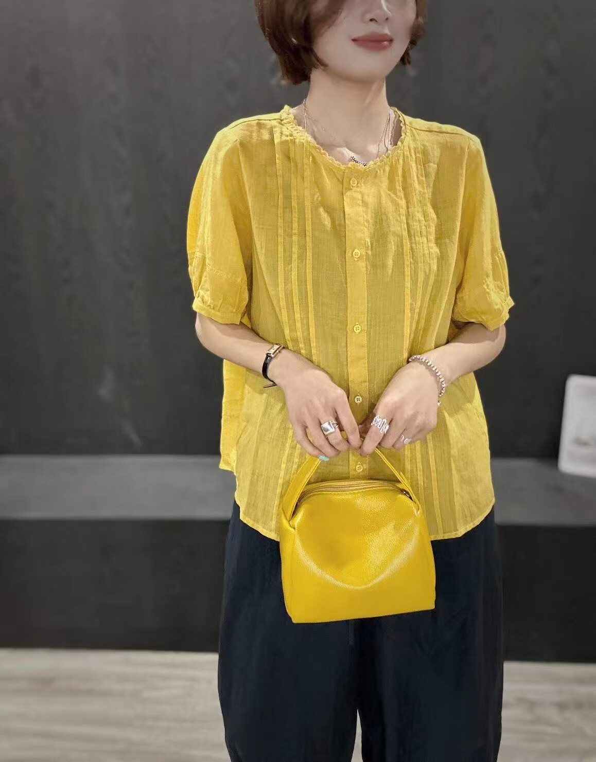 欧洲站2026夏季新款时尚花边圆领单排扣衬衫女韩版褶皱短袖上衣潮